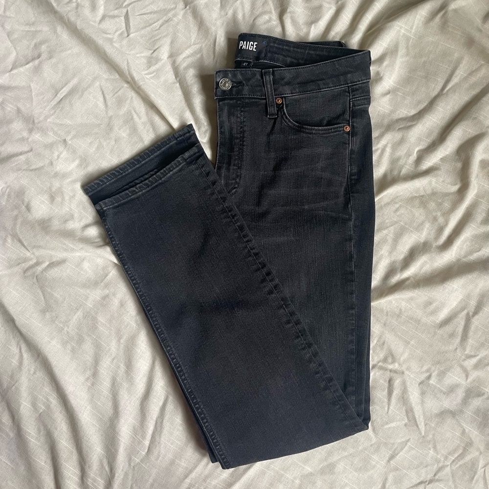 Paige Ladies size 27, midnight (black)
Cindy straight leg jeans